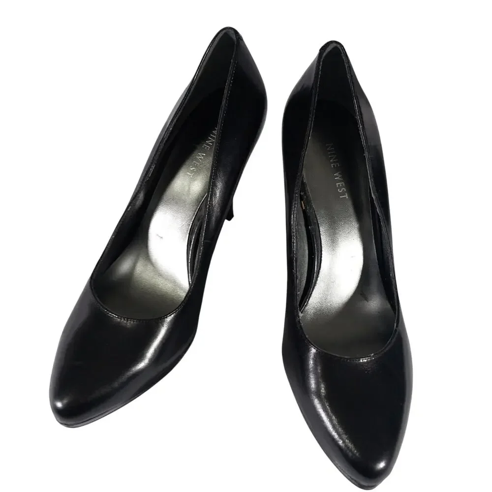 NINE WEST! GORGEOUS MINI PLATFORM CLASSIC BLACK SLIP-ON PUMPS, HEELS! SZ 8.5M